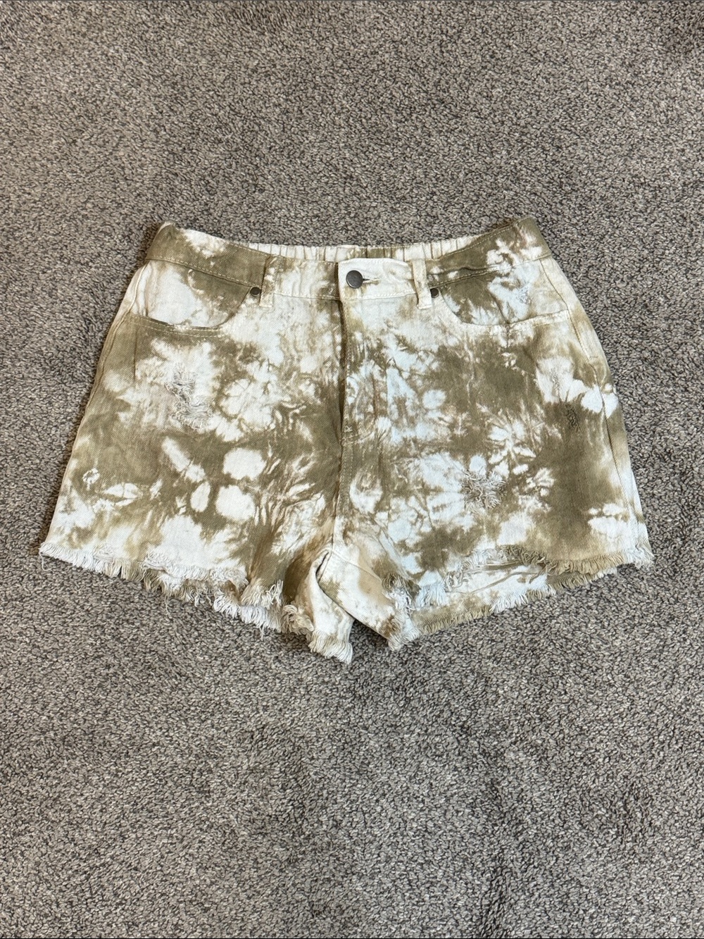 Tie-Dye Frayed Hem Women’s Jean Shorts